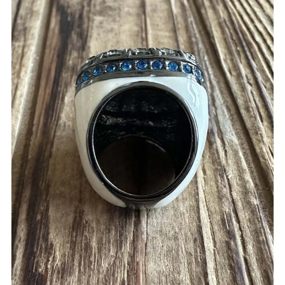 VINTAGE DESIGNER PRINCESS AMANDA BORGHESE SIGNET RING SZ 5 RUNWAY SPARKLY STONES